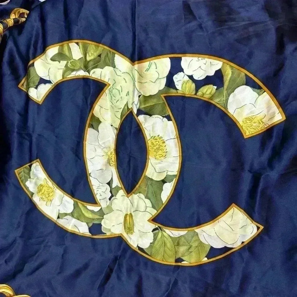 AUTHENTIC CHANEL SILK navy scarf logo chain camellia - Picture 9 of 11